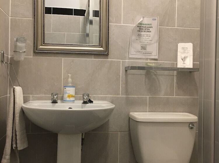 اتاق خانوادگی, Glenheath