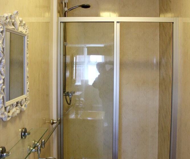 اتاق استاندارد یک نفره, Henson Hotel Pleasure Beach