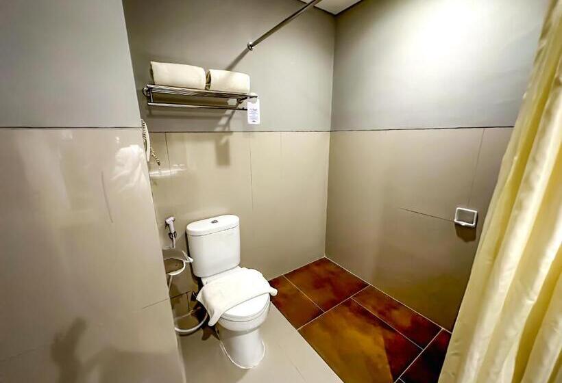 Quarto Estandar, Howard Johnson By Wyndham Pekalongan