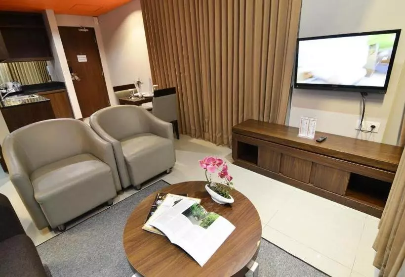 スイート, Howard Johnson By Wyndham Pekalongan