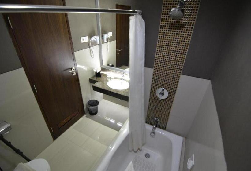 Quarto Estandar, Howard Johnson By Wyndham Pekalongan