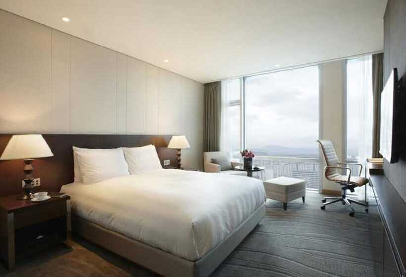 디럭스 룸 바다 전망, Lotte City Hotel Jeju