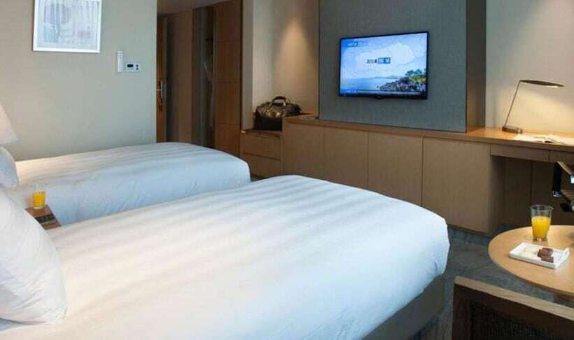 디럭스 룸 바다 전망, Lotte City Hotel Jeju