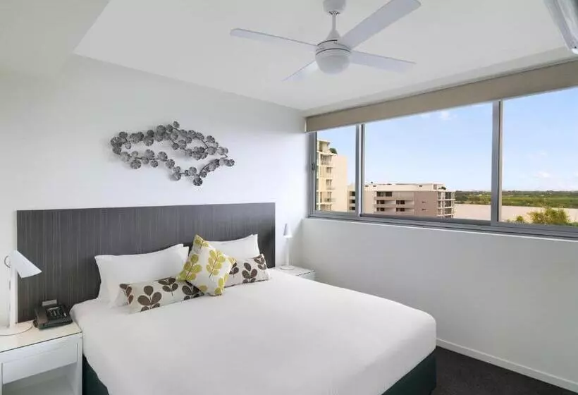 آپارتمان مدیریتی 2 خوابه, Oaks Mackay Rivermarque