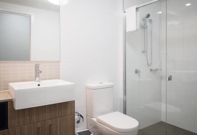 استودیوی استاندارد, Oaks Mackay Rivermarque