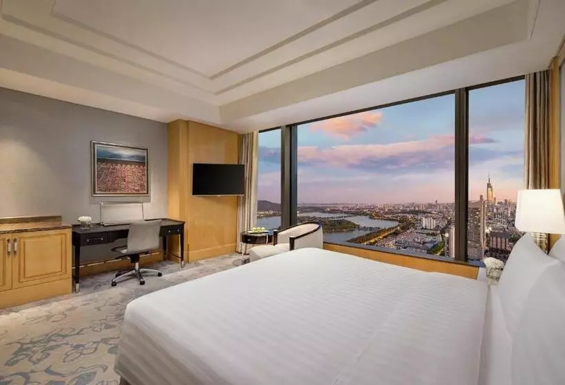 キングサイズベッドのデラックスルーム, Shangrila Nanjing