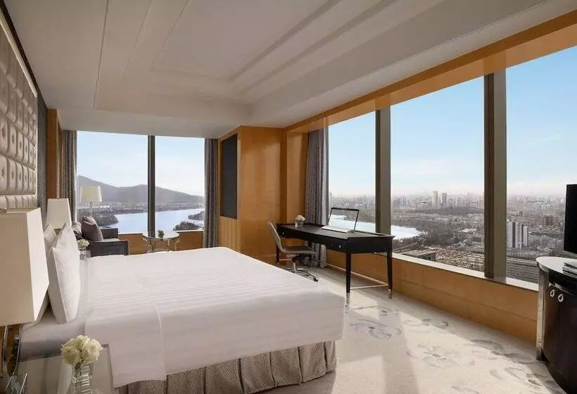 湖の見えるプレミアムルーム, Shangrila Nanjing