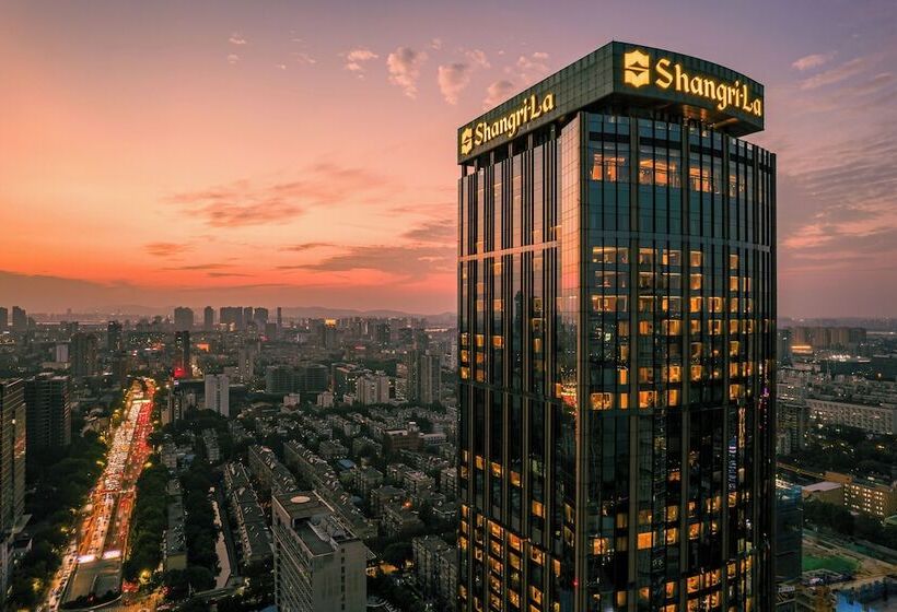 Номер Премиум Вид на Озеро, Shangrila Nanjing