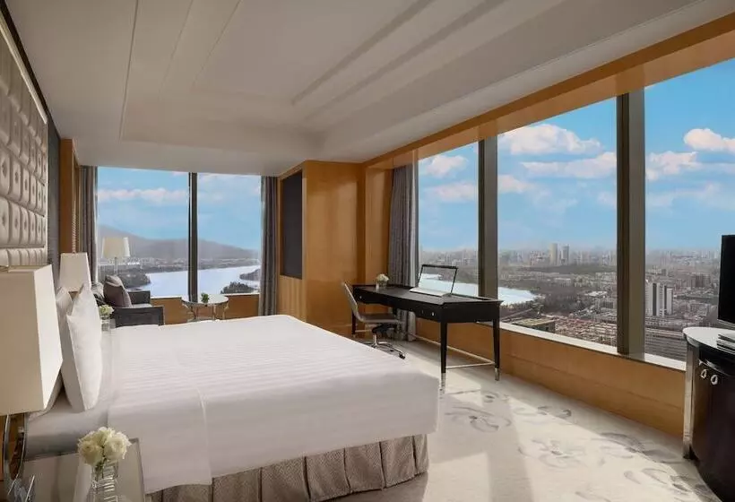 湖の見えるプレミアムルーム, Shangrila Nanjing
