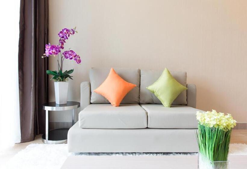 سوییت جونیور, Sugar Palm Residence