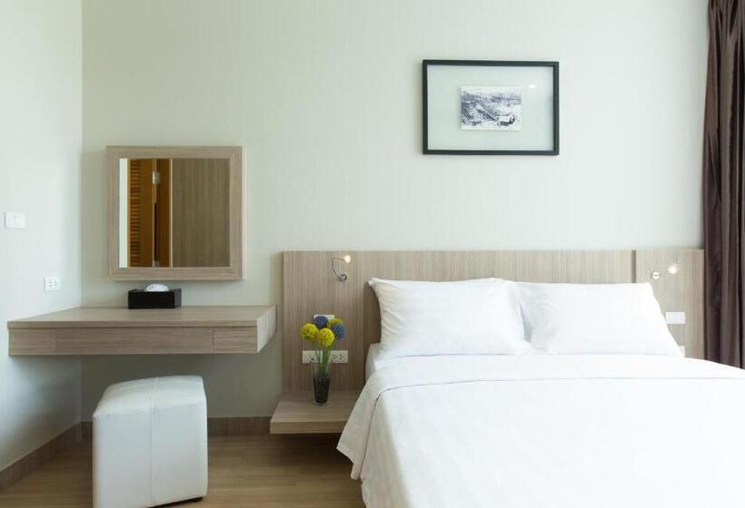 سوییت جونیور, Sugar Palm Residence