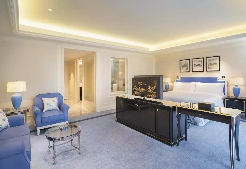 キングサイズベッドのスイートルーム, The Azure Qiantang, A Luxury Collection Hotel, Hangzhou