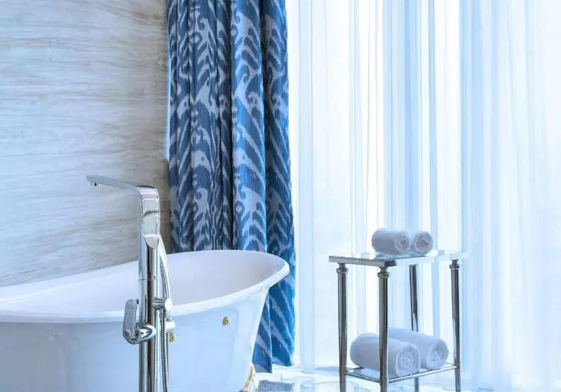 キングサイズベッドのスイートルーム, The Azure Qiantang, A Luxury Collection Hotel, Hangzhou