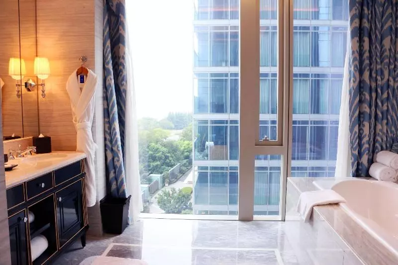 キングサイドベッドのスタンダードワンルーム, The Azure Qiantang, A Luxury Collection Hotel, Hangzhou