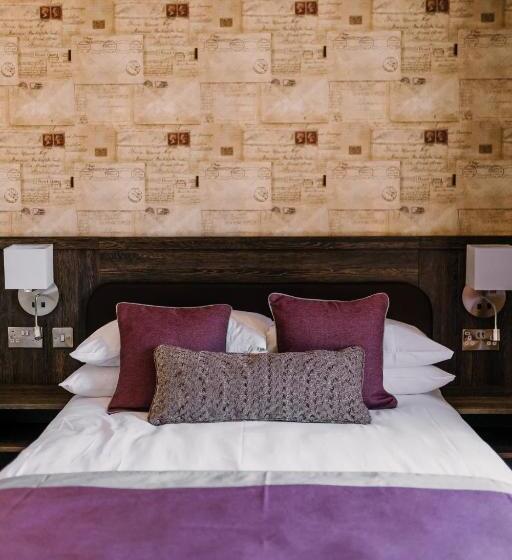 Семейный Номер, The Bull