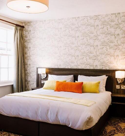 Номер Deluxe, The Bull