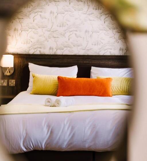 Номер Deluxe, The Bull