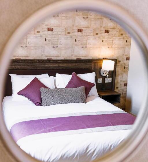 Номер Deluxe, The Bull