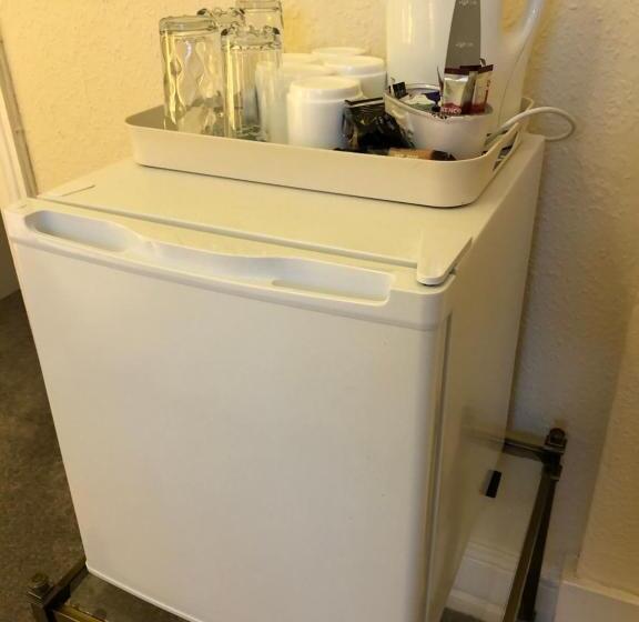 اتاق خانوادگی با چشمانداز باغ, The Purple Tree Guest House