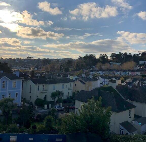 اتاق لوکس خانوادگی, The Purple Tree Guest House