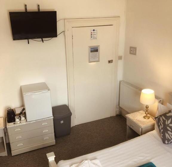 اتاق خانوادگی, The Purple Tree Guest House