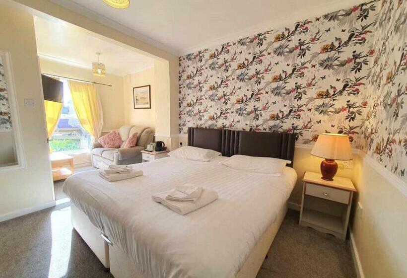 اتاق سوپریور با تخت بزرگ, The Purple Tree Guest House