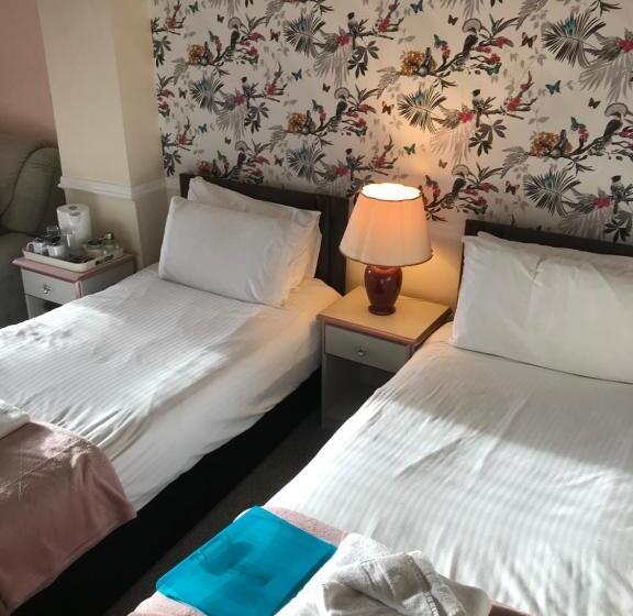 اتاق سوپریور با تخت بزرگ, The Purple Tree Guest House