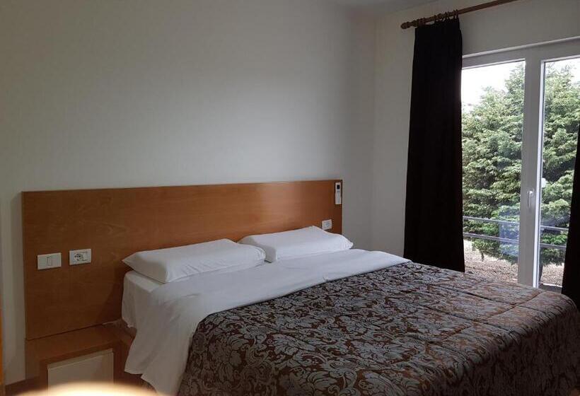 스탠다드 룸, Verzaci