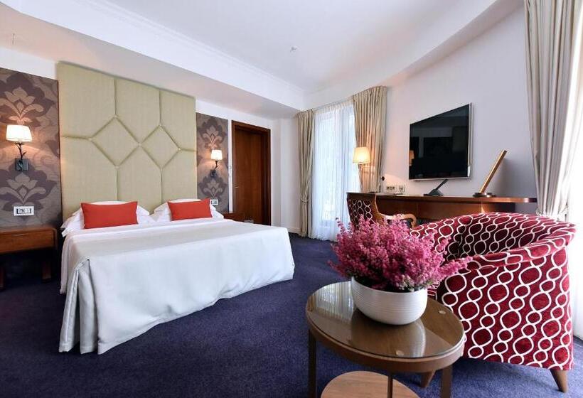 اتاق لوکس, Ziya