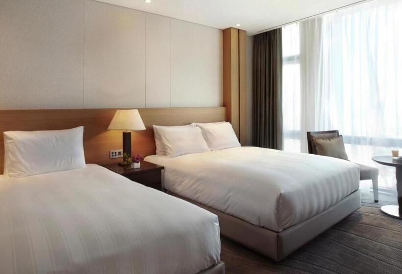 豪华家庭房间, Lotte City Hotel Jeju