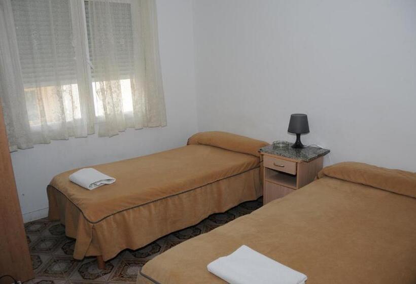 اتاق استاندارد با سرویس بهداشتی مشترک, Pensión Iglesias