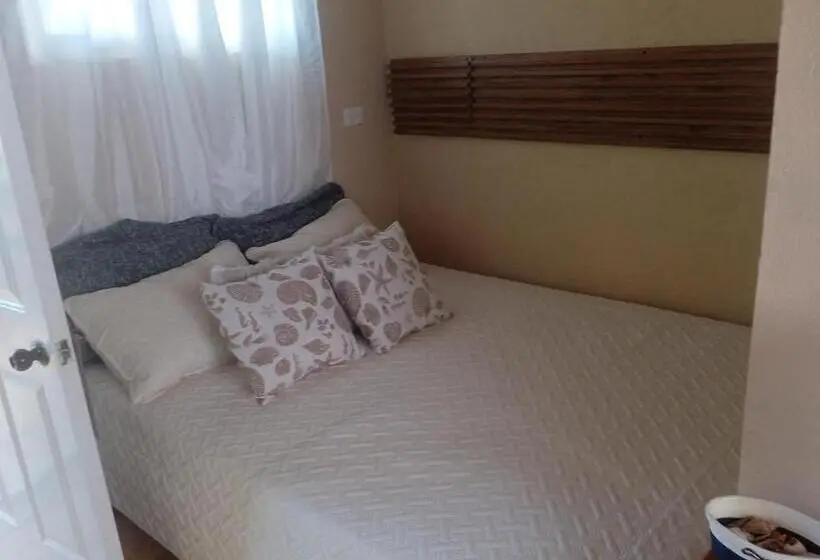 اتاق استاندارد با بالکن و چشم‌انداز دریا, Arena Oceanview Hotel & La Terraza Restaurant