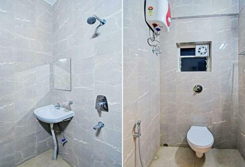 Deluxe Rum, Goroomgo Royal Galaxy Newtown Kolkata