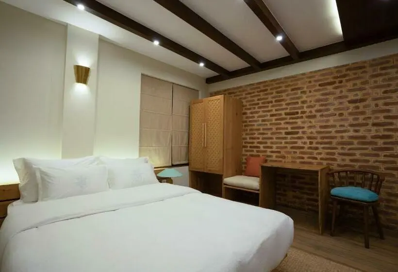 اتاق استاندارد با تخت بزرگ, Karuna Hotel Patan Kathmandu