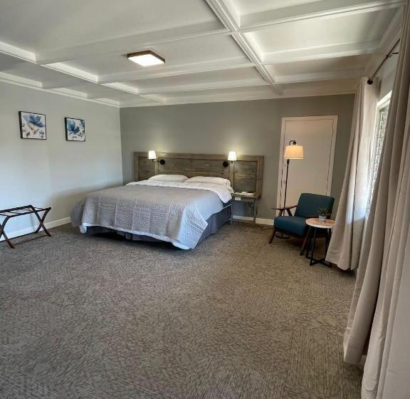 إستوديو قياسى سرير كينج, Bluegem Motel