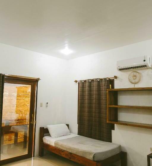اتاق خانوادگی, Casa De Loren Family Room