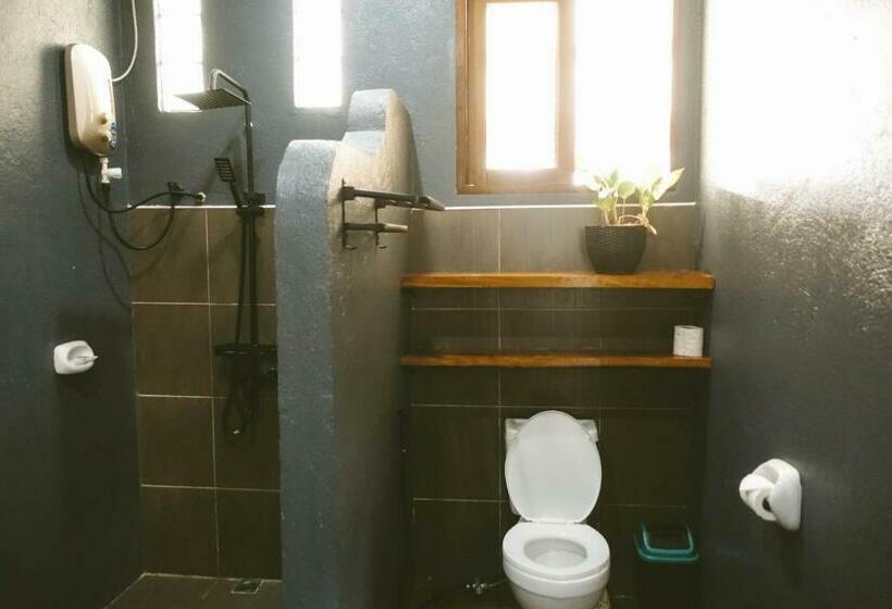 اتاق خانوادگی, Casa De Loren Family Room