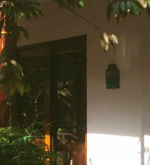 اتاق خانوادگی, Casa De Loren Family Room