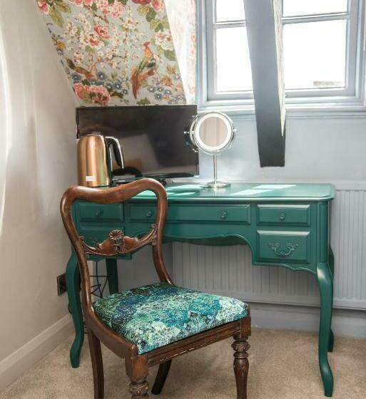 חדר סטנדרט, The Crown