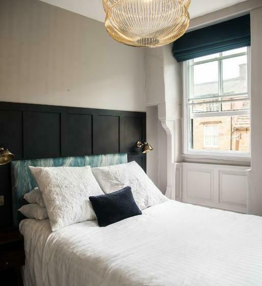 חדר סטנדרט, The Crown