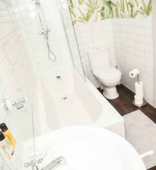 חדר סטנדרט, The Crown