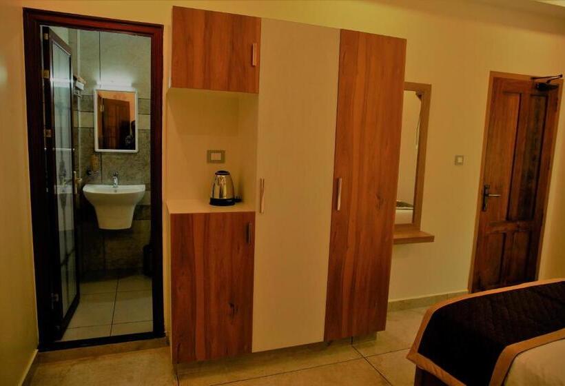 اتاق لوکس با بالکن, Ags Residency