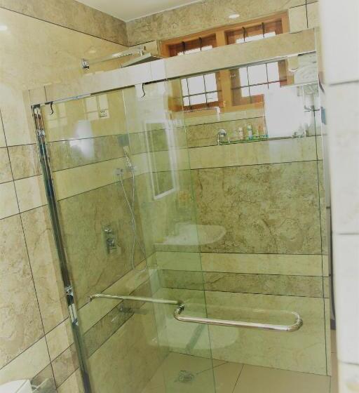 اتاق لوکس, Ags Residency