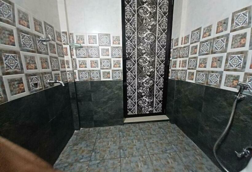 Номер Стандарт с Балконом, Jeena Motel