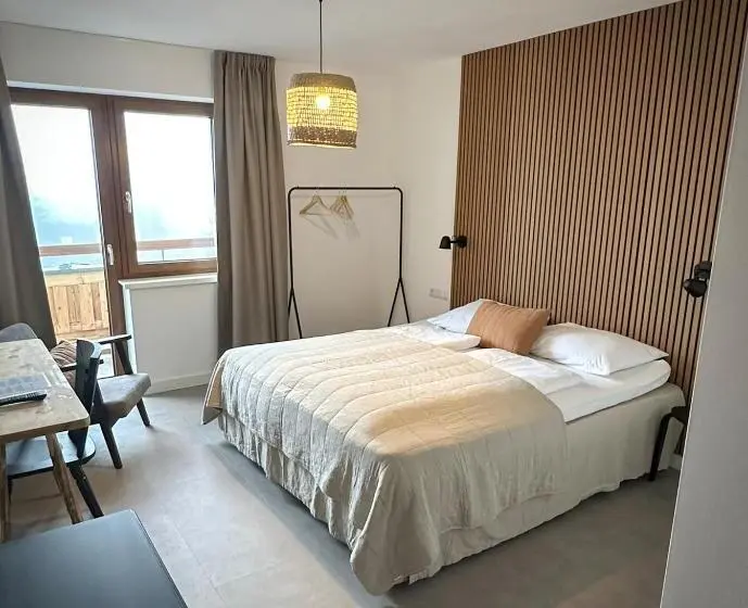 Standard-huone, Der Drahtesel