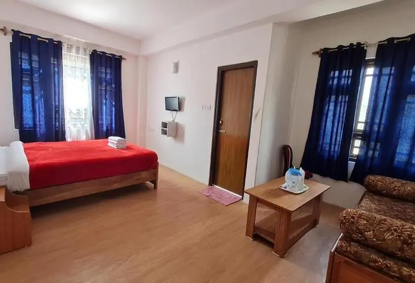 Camera Deluxe Letto King, Himsagar