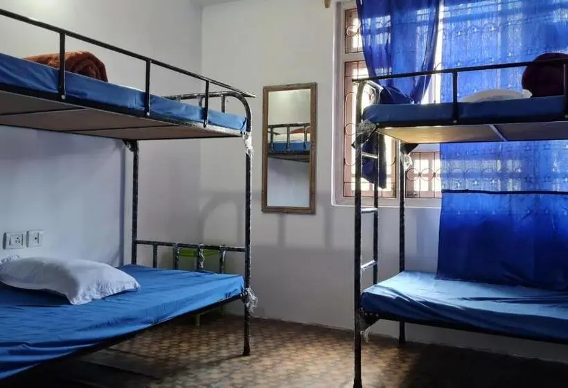 Letto in Camera Condivisa, Himsagar