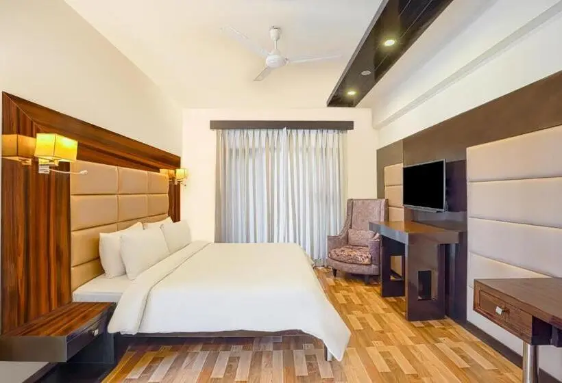 プールビューのクラシックルーム, Country Inn Goa Varca Beach   2 Minutes Walk To The Beach