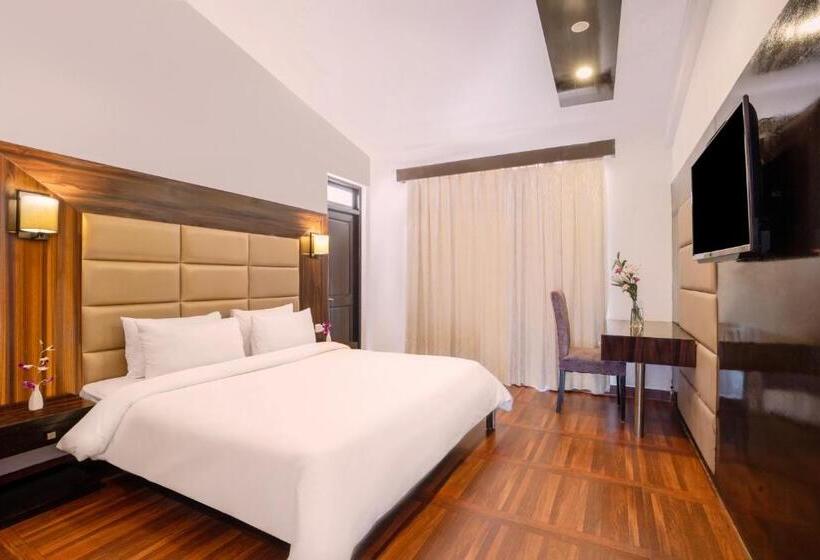 חדר קלאסי עם נוף לבריכה, Country Inn Goa Varca Beach   2 Minutes Walk To The Beach