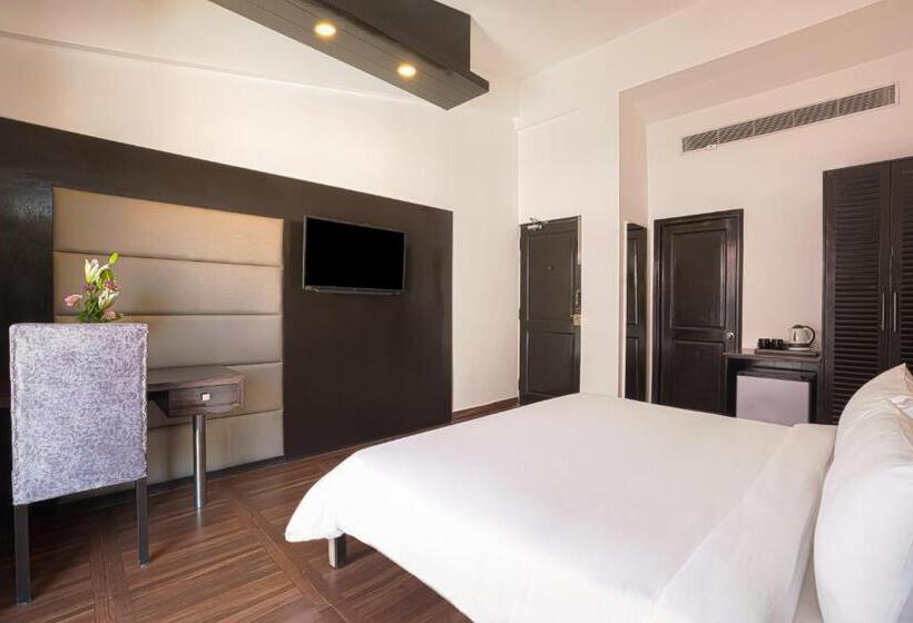 חדר קלאסי עם נוף לבריכה, Country Inn Goa Varca Beach   2 Minutes Walk To The Beach